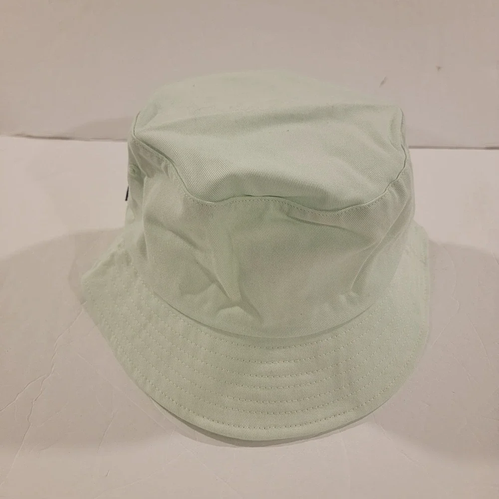 Disney Spirit Jersey Bucket Hat Green Walt Disney World Logo One Size Lightweigh